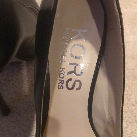 Michael Kors black leather pumps - Picture 4 of 5